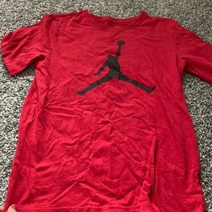 Boys jordan tshirt size XL